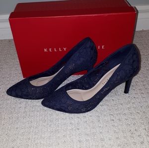Kellyy & Kaite Pump